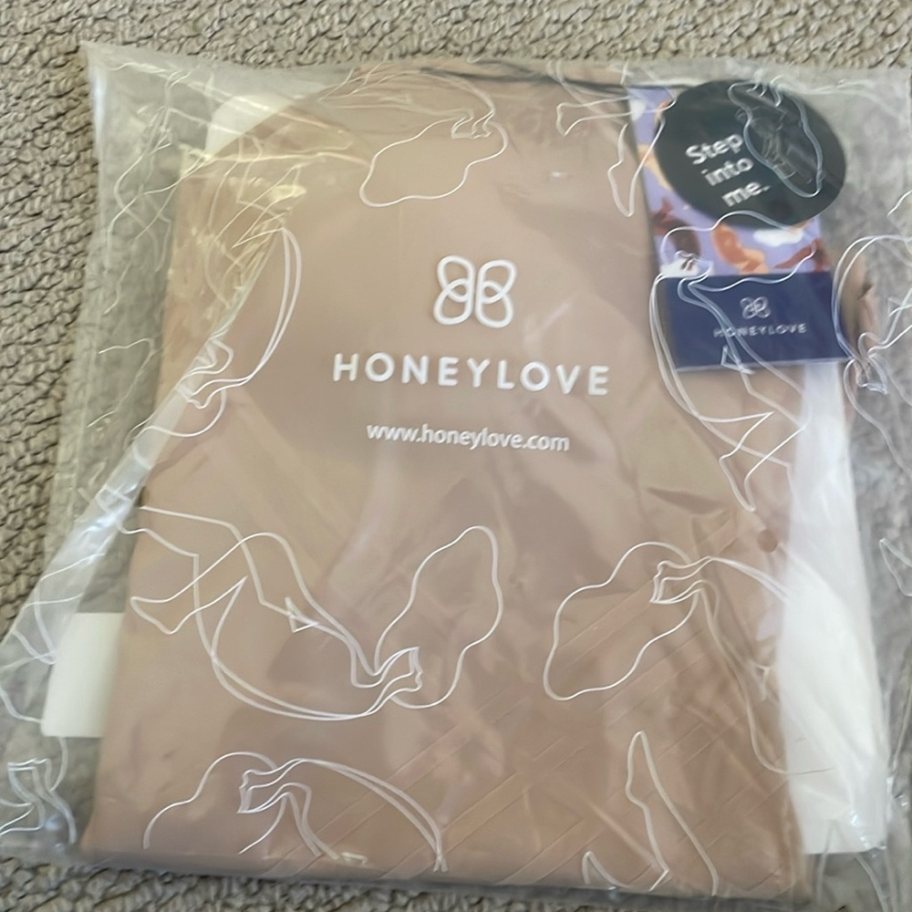 NWT honey love silhouette cami M